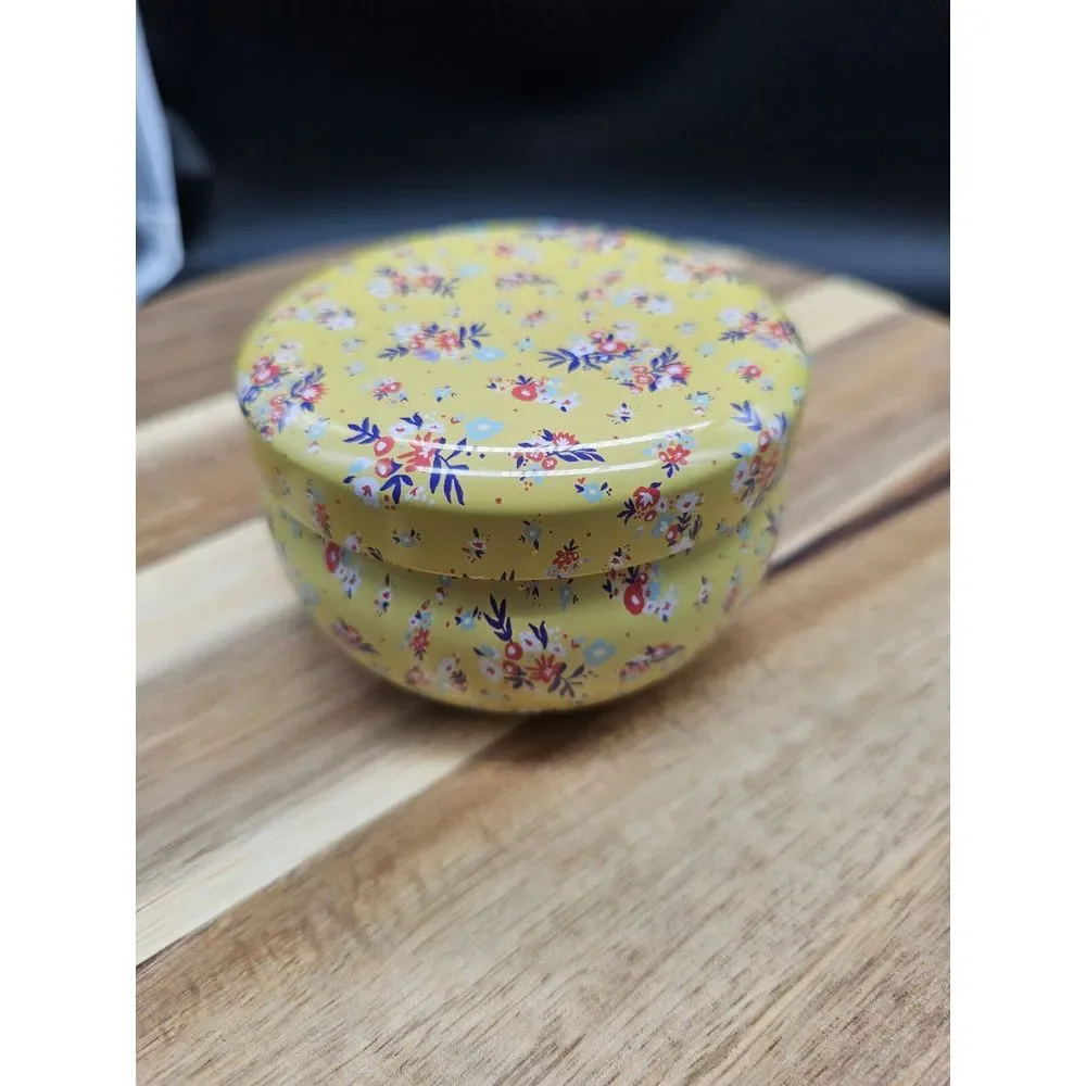Pioneer Woman Wild Jasmine & Daisy‎ Tin Candle